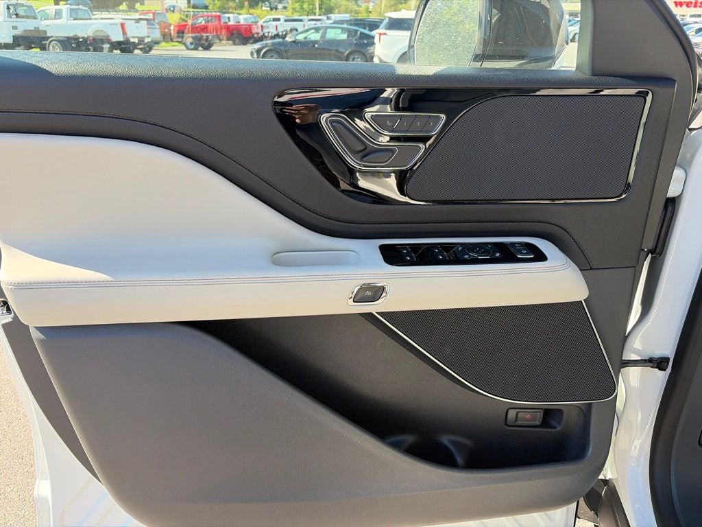 2027 Lincoln Aviator Premiere