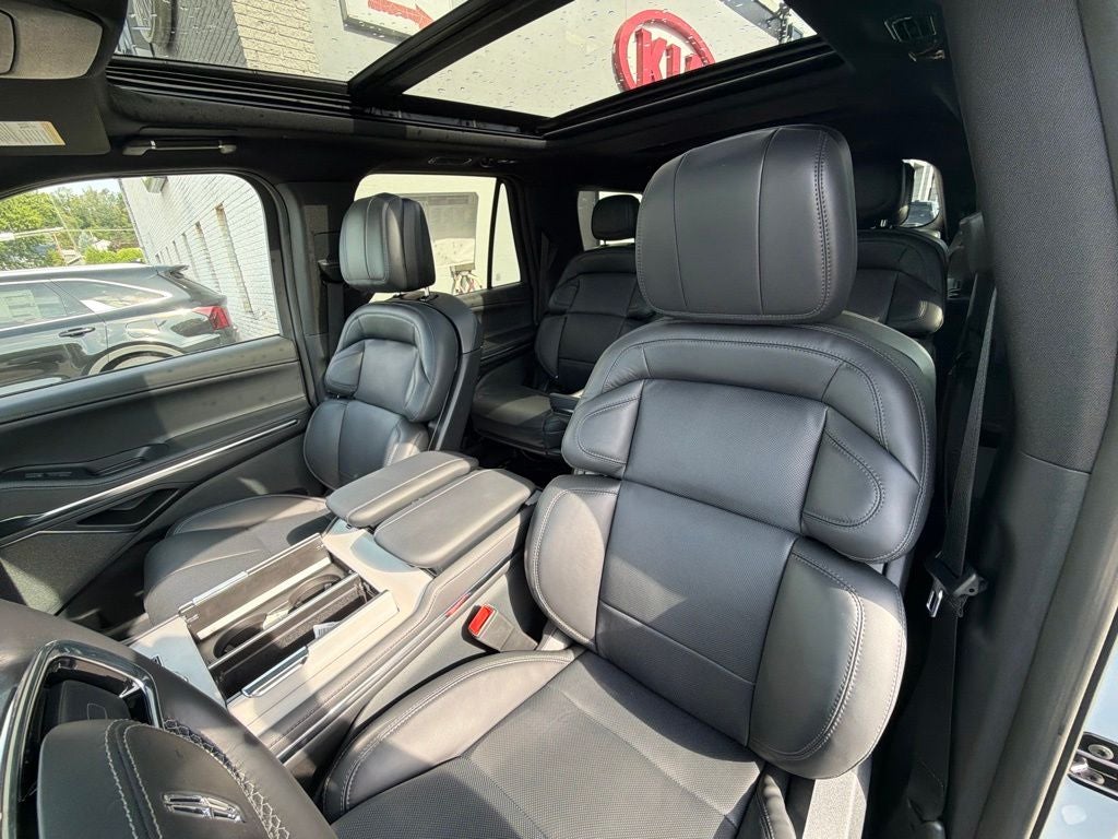 2027 Lincoln Navigator Reserve