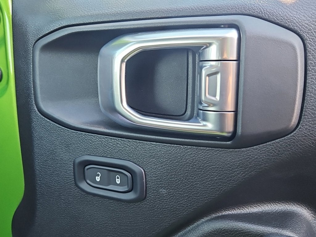 2025 Jeep Wrangler 4-Door Summit 4x4