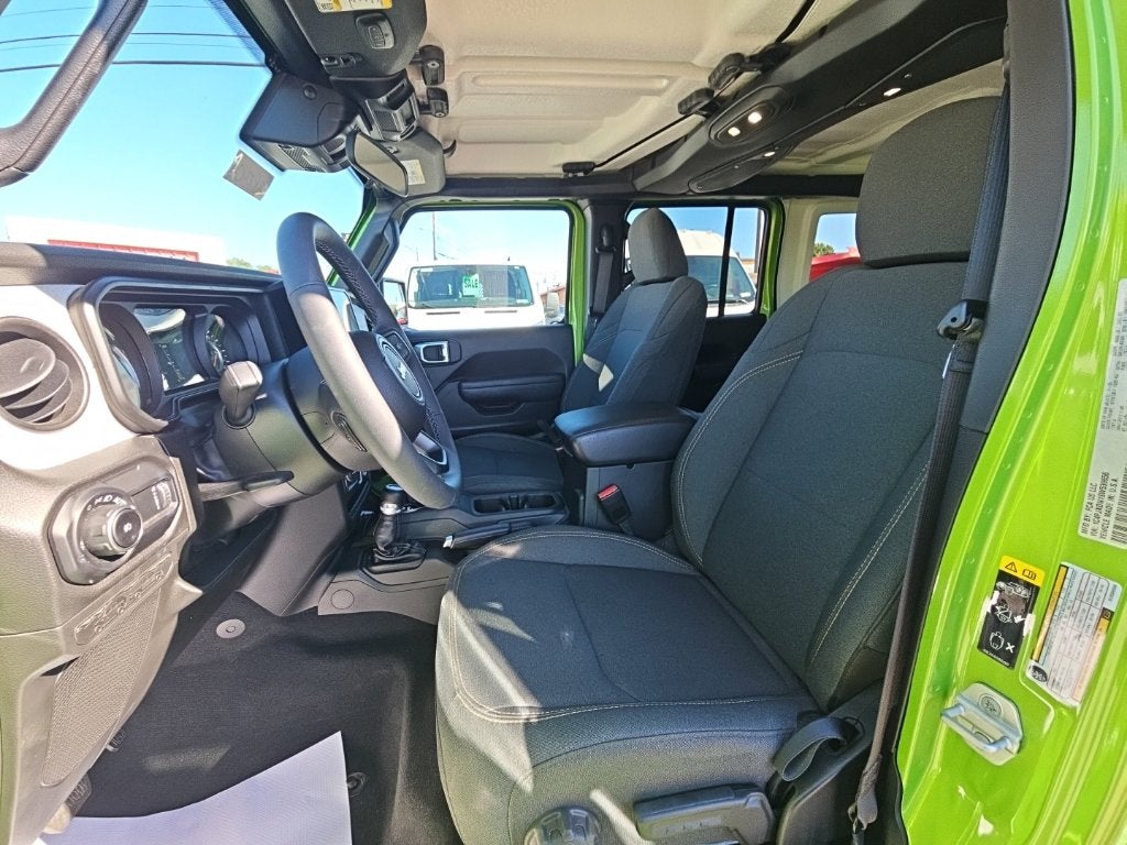 2025 Jeep Wrangler 4-Door Summit 4x4