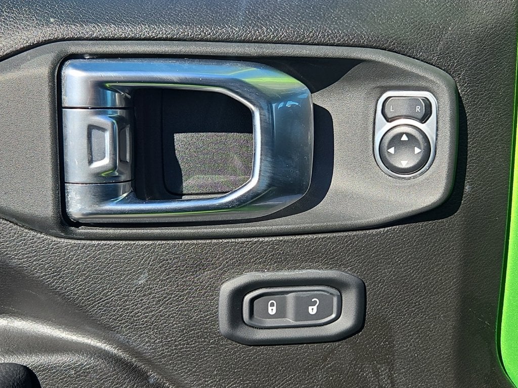 2025 Jeep Wrangler 4-Door Summit 4x4