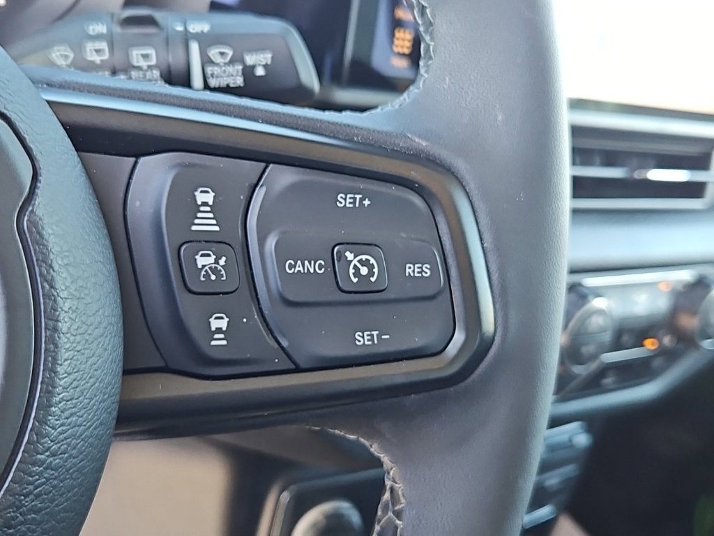 2025 Jeep Wrangler 4-Door Summit 4x4