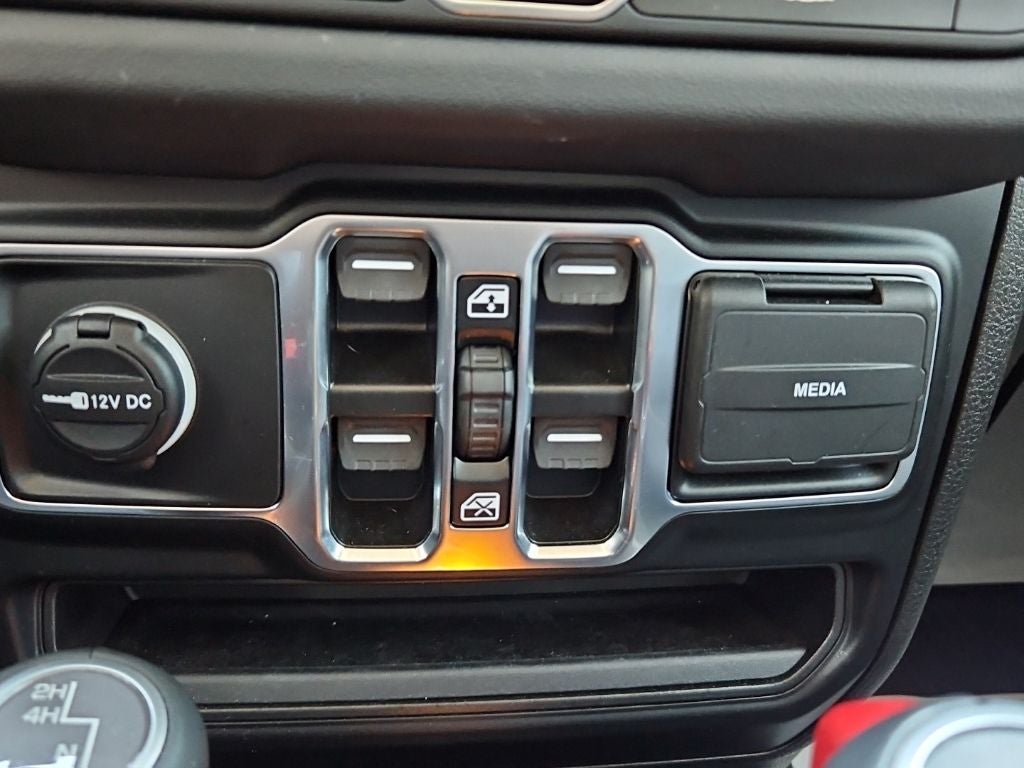 2024 Jeep Wrangler 4-Door Sahara 4x4