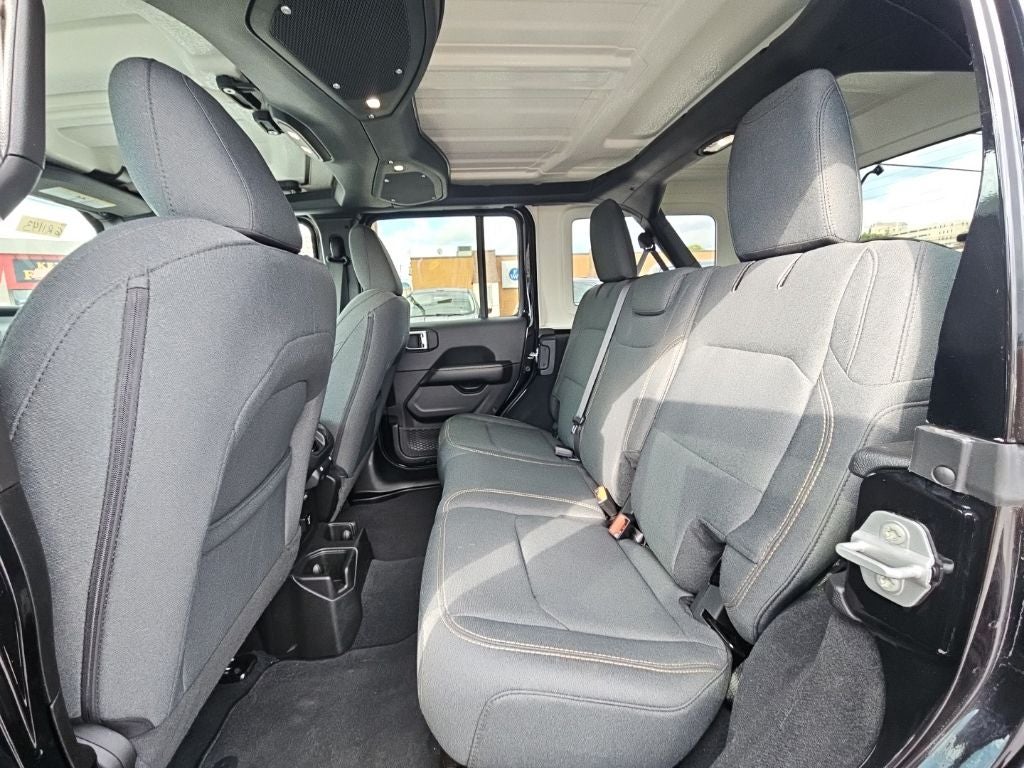 2026 Jeep Wrangler 4-Door Sahara 4x4