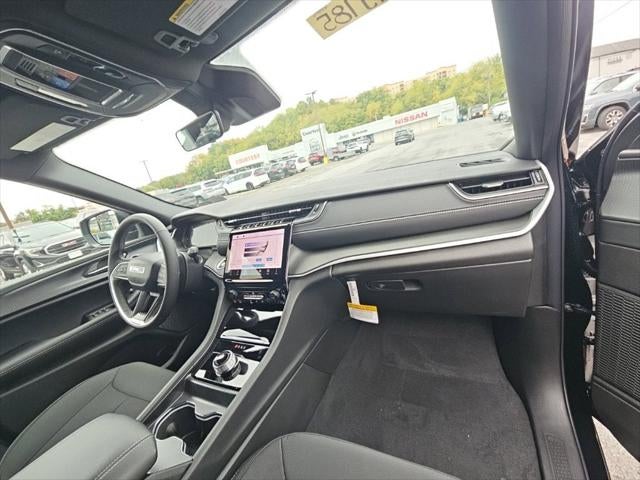 2027 Jeep Grand Cherokee GRAND CHEROKEE LAREDO 4X4