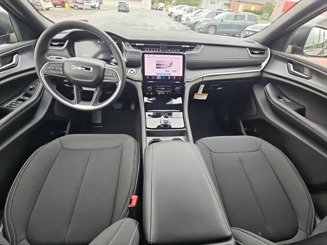 2027 Jeep Grand Cherokee GRAND CHEROKEE LAREDO 4X4