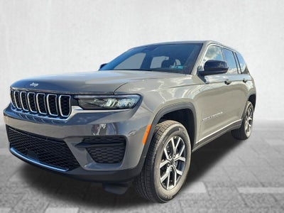 2027 Jeep Grand Cherokee GRAND CHEROKEE LAREDO 4X4
