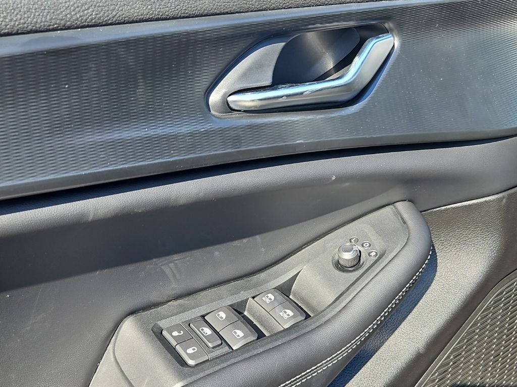 2027 Jeep Grand Cherokee GRAND CHEROKEE LAREDO X 4X4