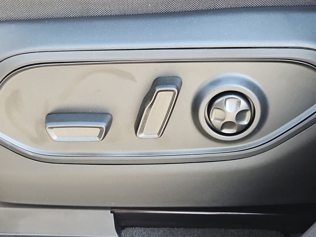 2027 Jeep Grand Cherokee Laredo X