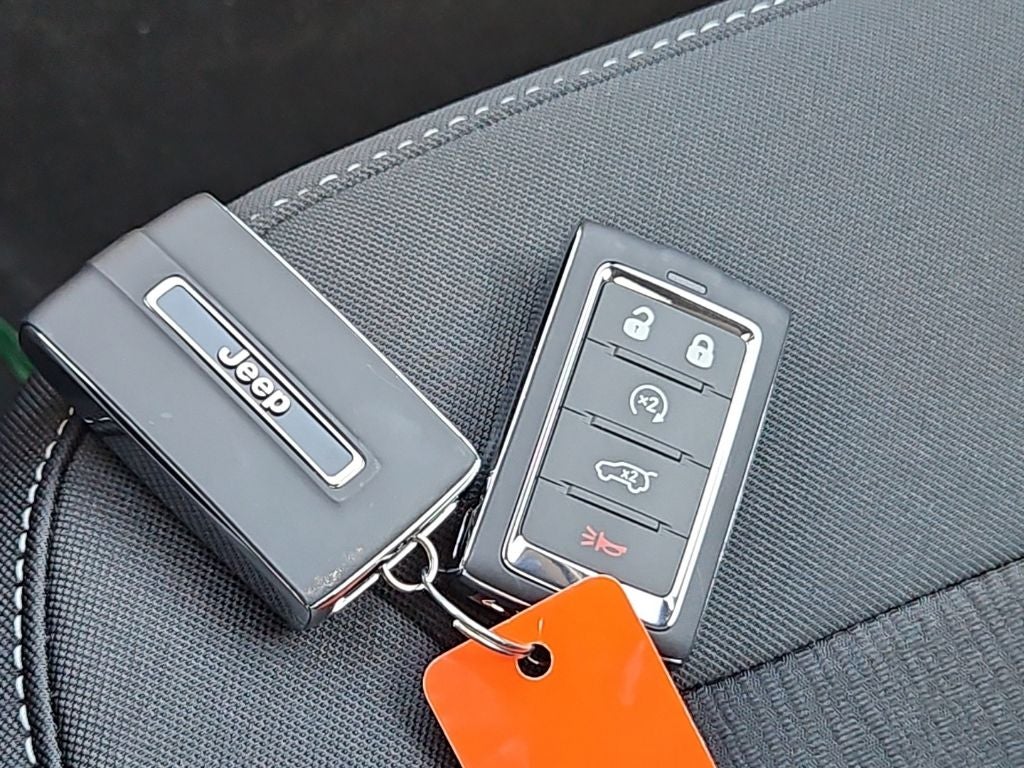 2027 Jeep Grand Cherokee Laredo X