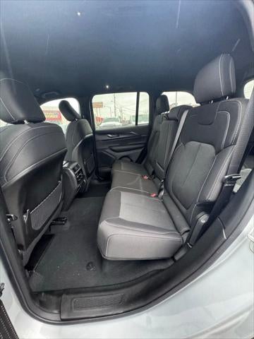 2024 Jeep Grand Cherokee Laredo 4x4