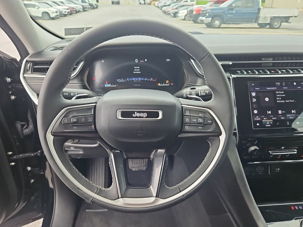 2023 Jeep Grand Cherokee Laredo 4x4