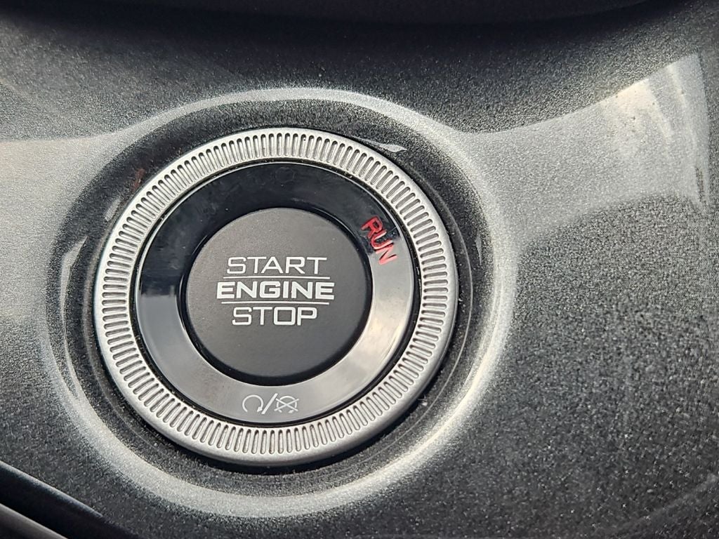 2023 Jeep Grand Cherokee Laredo 4x4