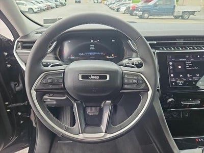 2023 Jeep Grand Cherokee Laredo 4x4