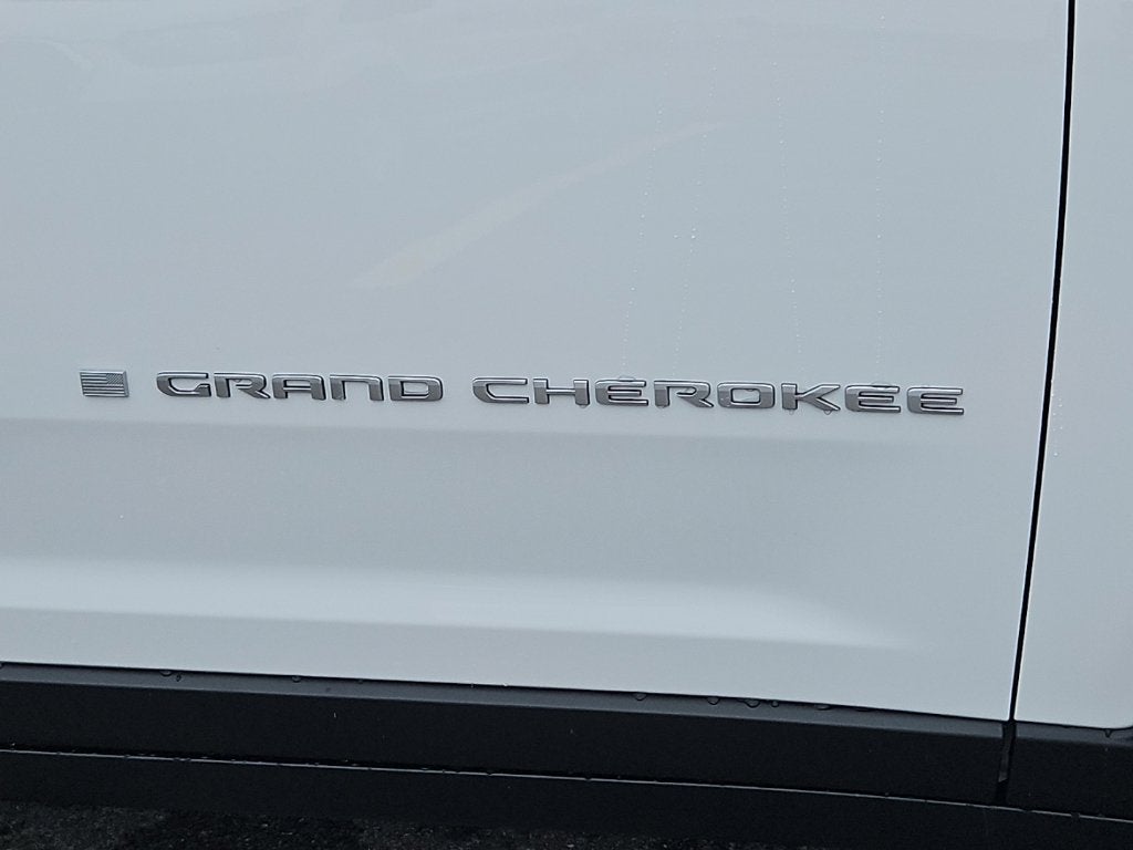 2027 Jeep Grand Cherokee GRAND CHEROKEE LAREDO 4X4
