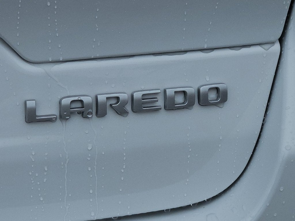 2027 Jeep Grand Cherokee GRAND CHEROKEE LAREDO 4X4