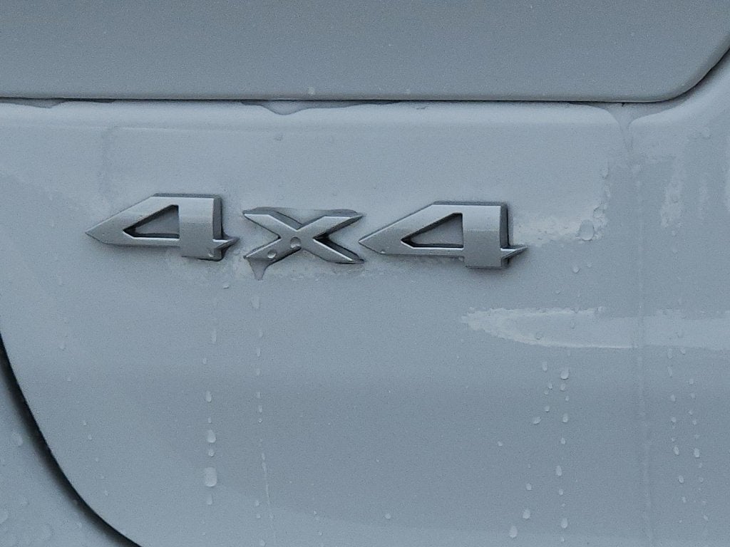 2027 Jeep Grand Cherokee GRAND CHEROKEE LAREDO 4X4