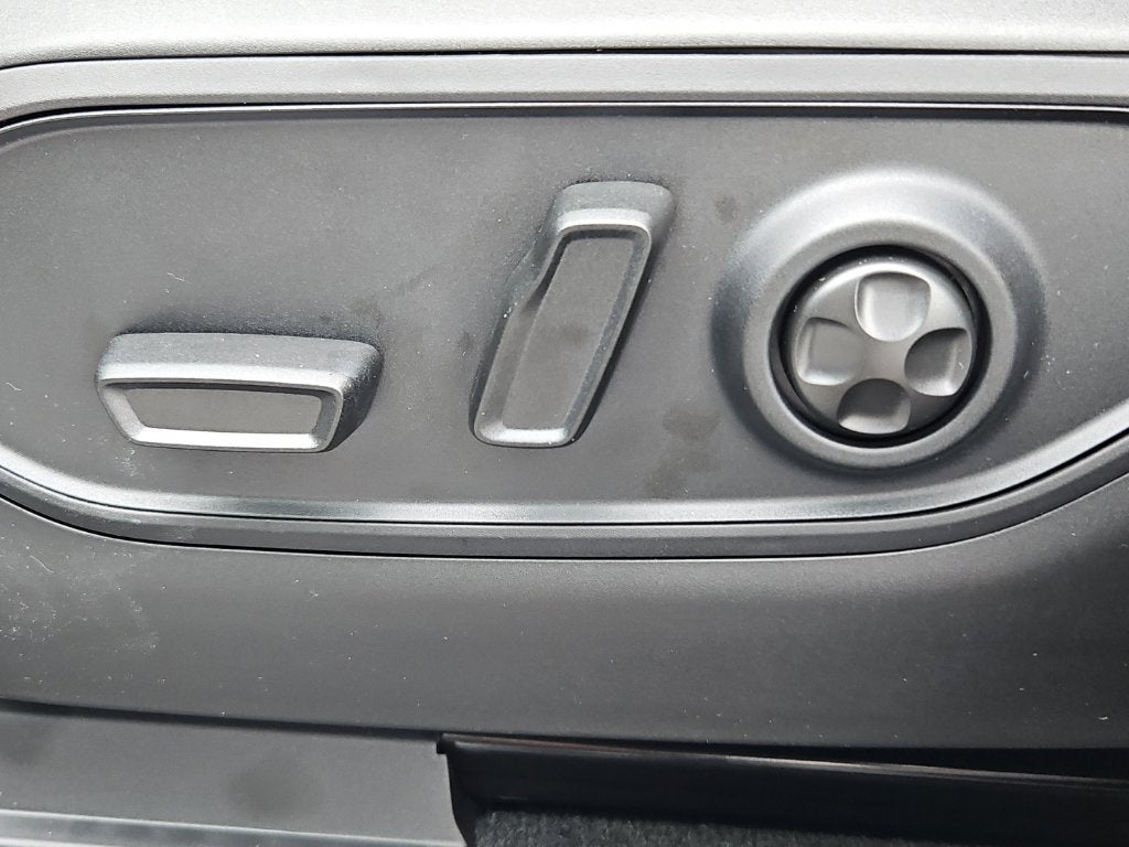 2027 Jeep Grand Cherokee GRAND CHEROKEE LAREDO 4X4