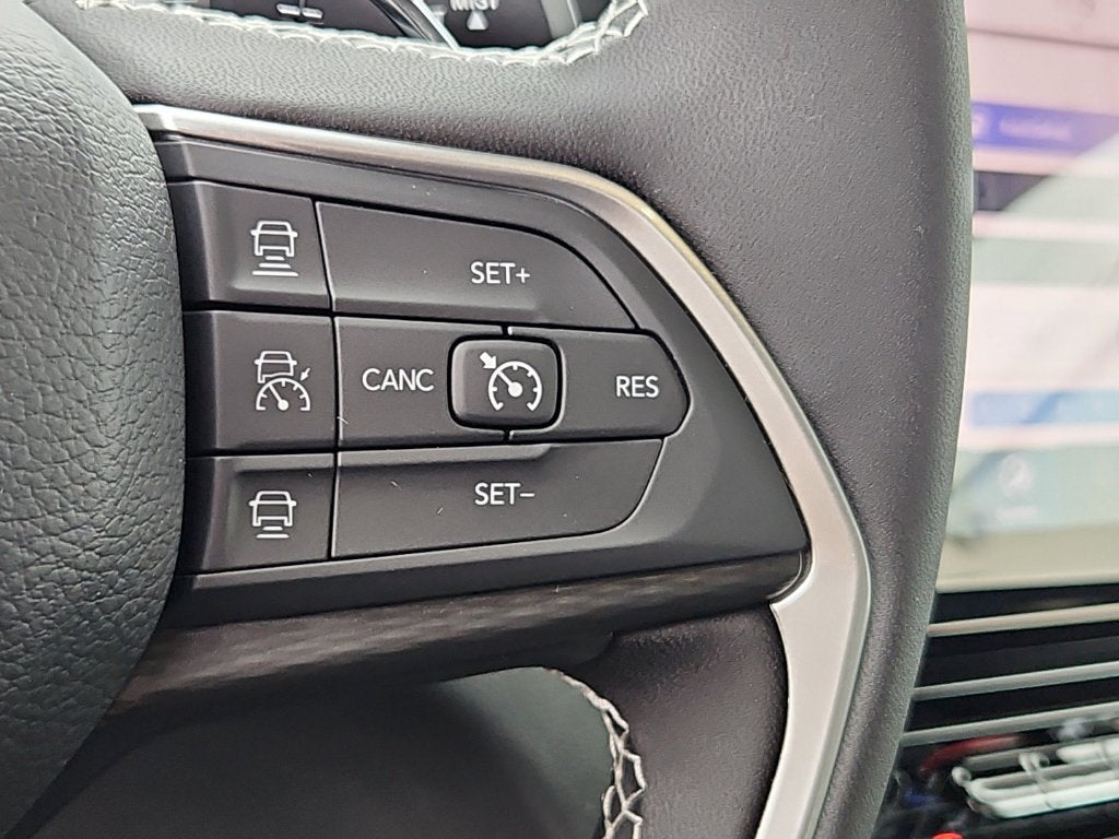 2027 Jeep Grand Cherokee GRAND CHEROKEE LAREDO 4X4