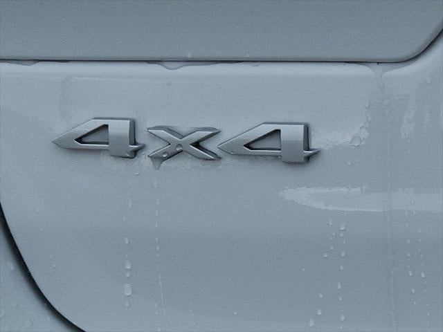 2027 Jeep Grand Cherokee GRAND CHEROKEE LAREDO 4X4