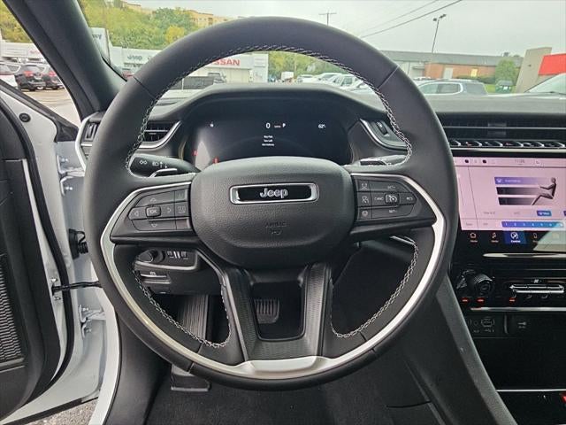 2027 Jeep Grand Cherokee GRAND CHEROKEE LAREDO 4X4