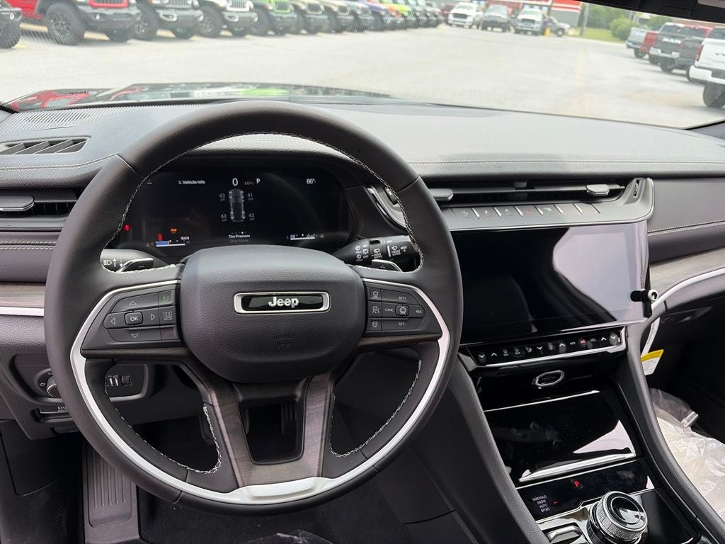 2026 Jeep Grand Cherokee GRAND CHEROKEE LAREDO ALTITUDE 4X4