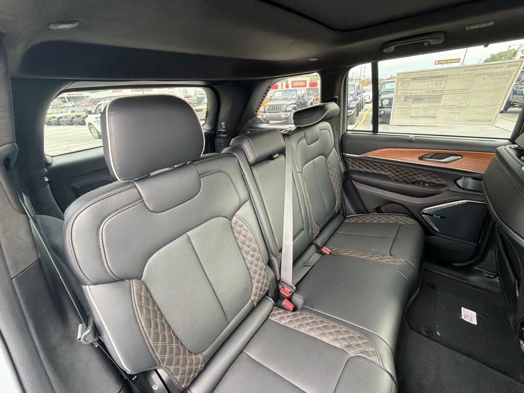 2026 Jeep Grand Cherokee GRAND CHEROKEE SUMMIT 4X4