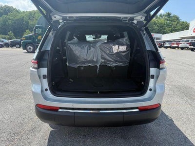 2025 Jeep Grand Cherokee GRAND CHEROKEE L LAREDO 4X4