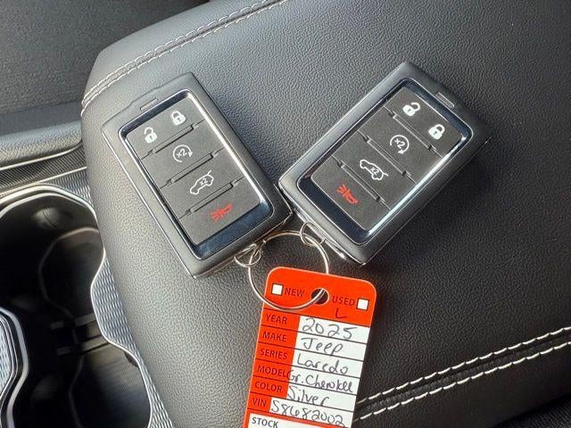 2025 Jeep Grand Cherokee GRAND CHEROKEE L LAREDO 4X4