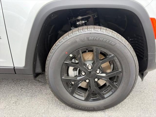 2026 Jeep Grand Cherokee GRAND CHEROKEE L LAREDO ALTITUDE 4X4