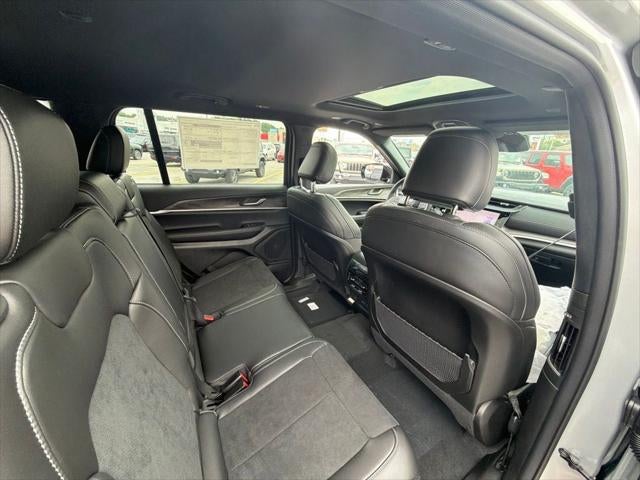 2026 Jeep Grand Cherokee GRAND CHEROKEE L LAREDO ALTITUDE 4X4
