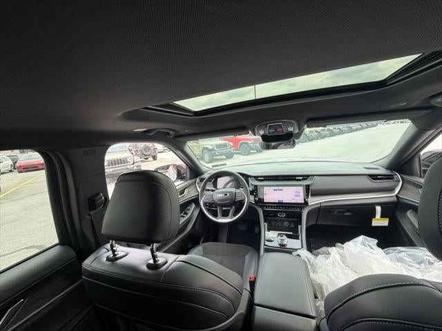 2026 Jeep Grand Cherokee GRAND CHEROKEE L LAREDO ALTITUDE 4X4