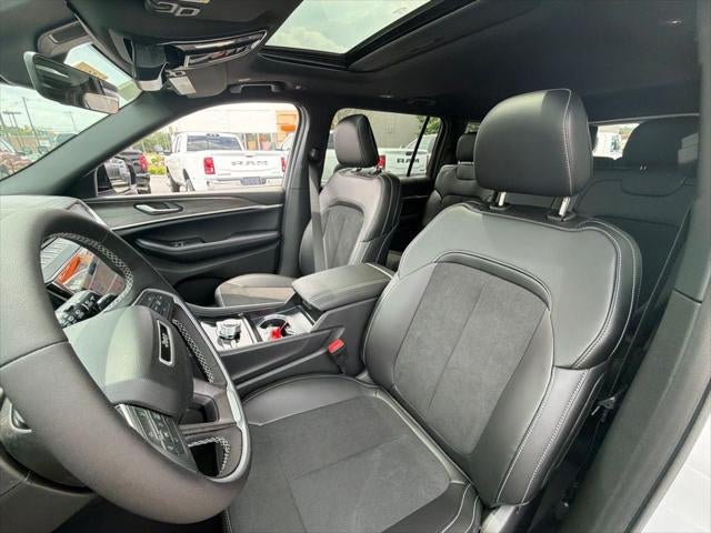 2026 Jeep Grand Cherokee GRAND CHEROKEE L LAREDO ALTITUDE 4X4