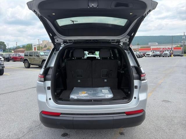 2026 Jeep Grand Cherokee GRAND CHEROKEE L LAREDO ALTITUDE 4X4