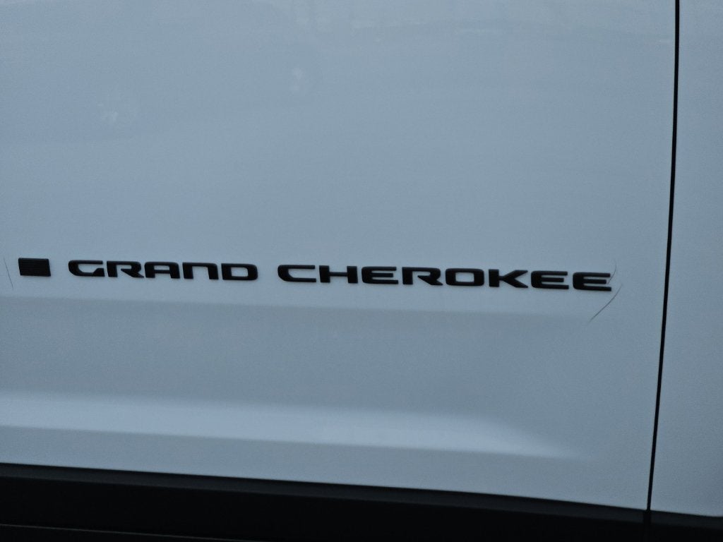 2027 Jeep Grand Cherokee GRAND CHEROKEE L LAREDO ALTITUDE 4X4