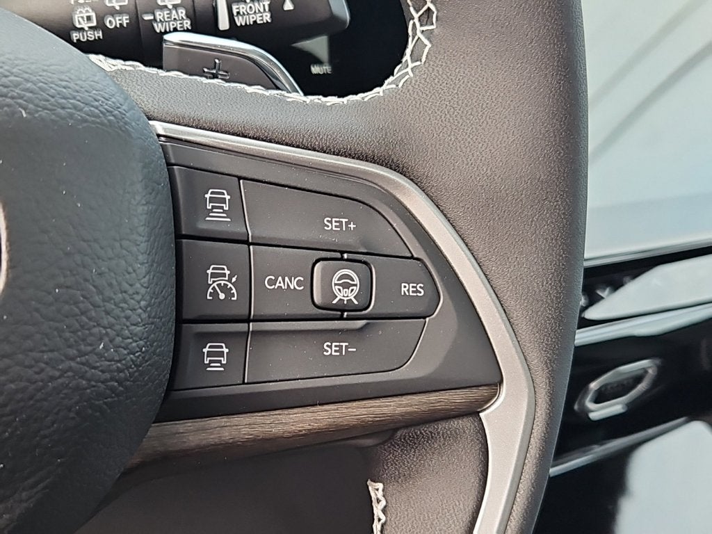 2027 Jeep Grand Cherokee GRAND CHEROKEE L LAREDO ALTITUDE 4X4
