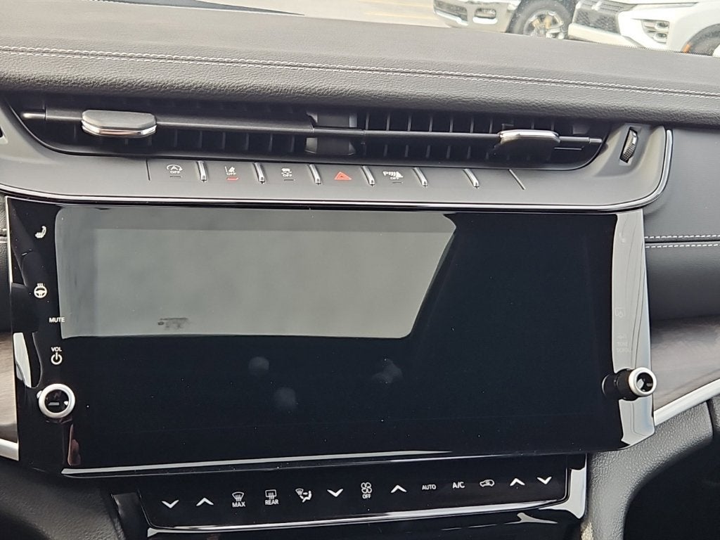 2027 Jeep Grand Cherokee GRAND CHEROKEE L LAREDO ALTITUDE 4X4
