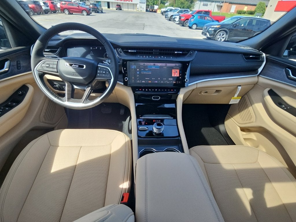 2027 Jeep Grand Cherokee GRAND CHEROKEE L LIMITED 4X4