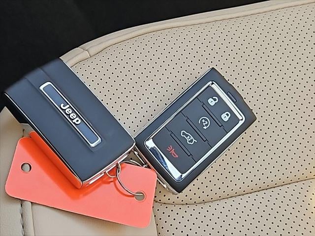 2027 Jeep Grand Cherokee GRAND CHEROKEE L LIMITED 4X4