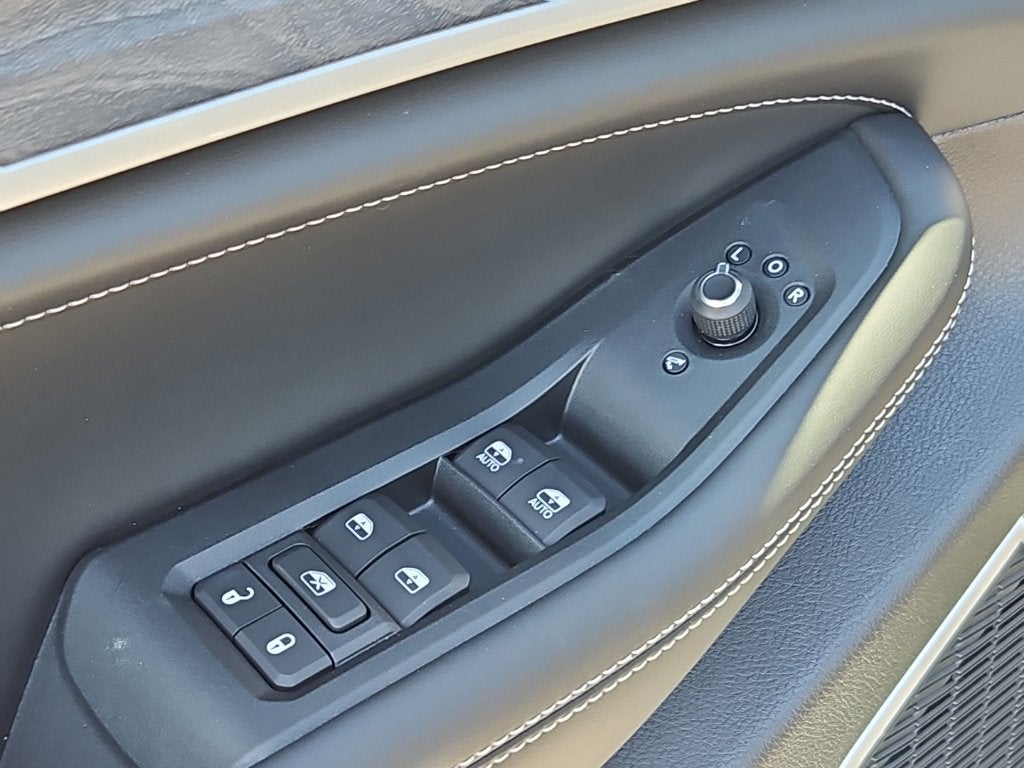 2027 Jeep Grand Cherokee GRAND CHEROKEE L LIMITED RESERVE 4X4