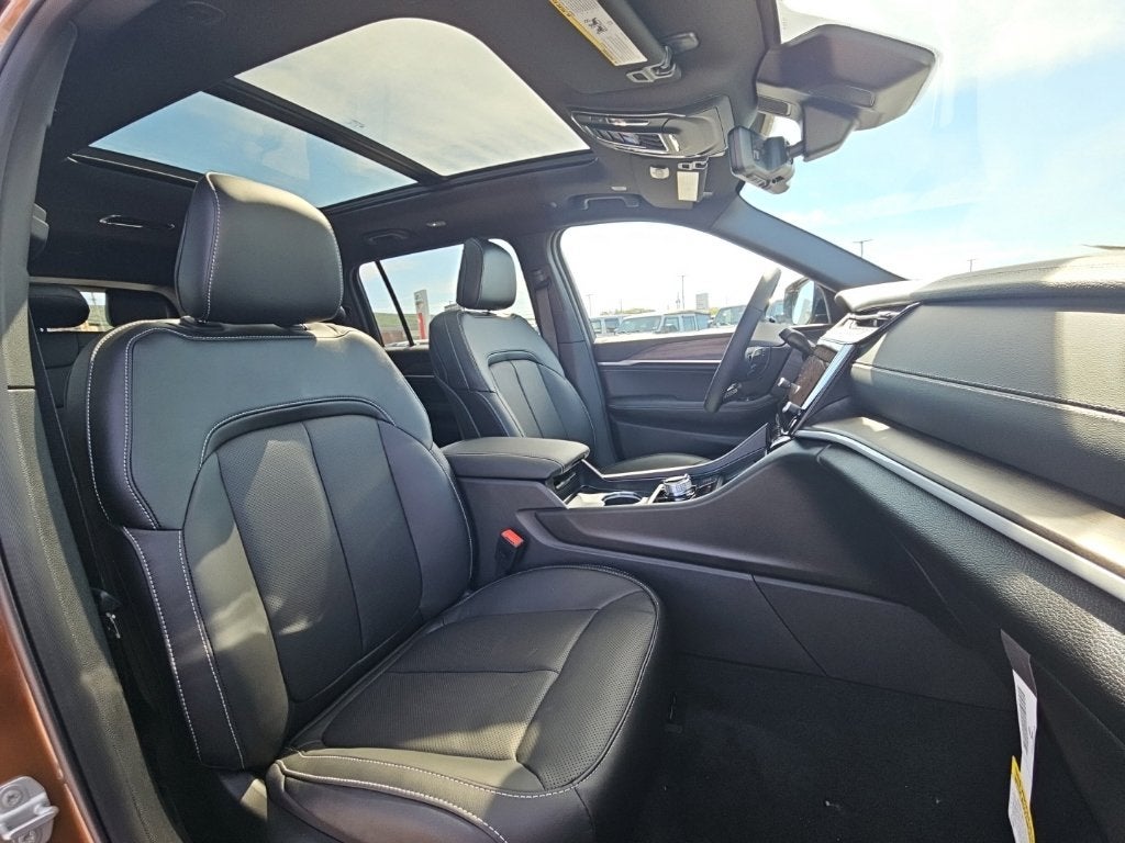 2027 Jeep Grand Cherokee GRAND CHEROKEE L LIMITED RESERVE 4X4