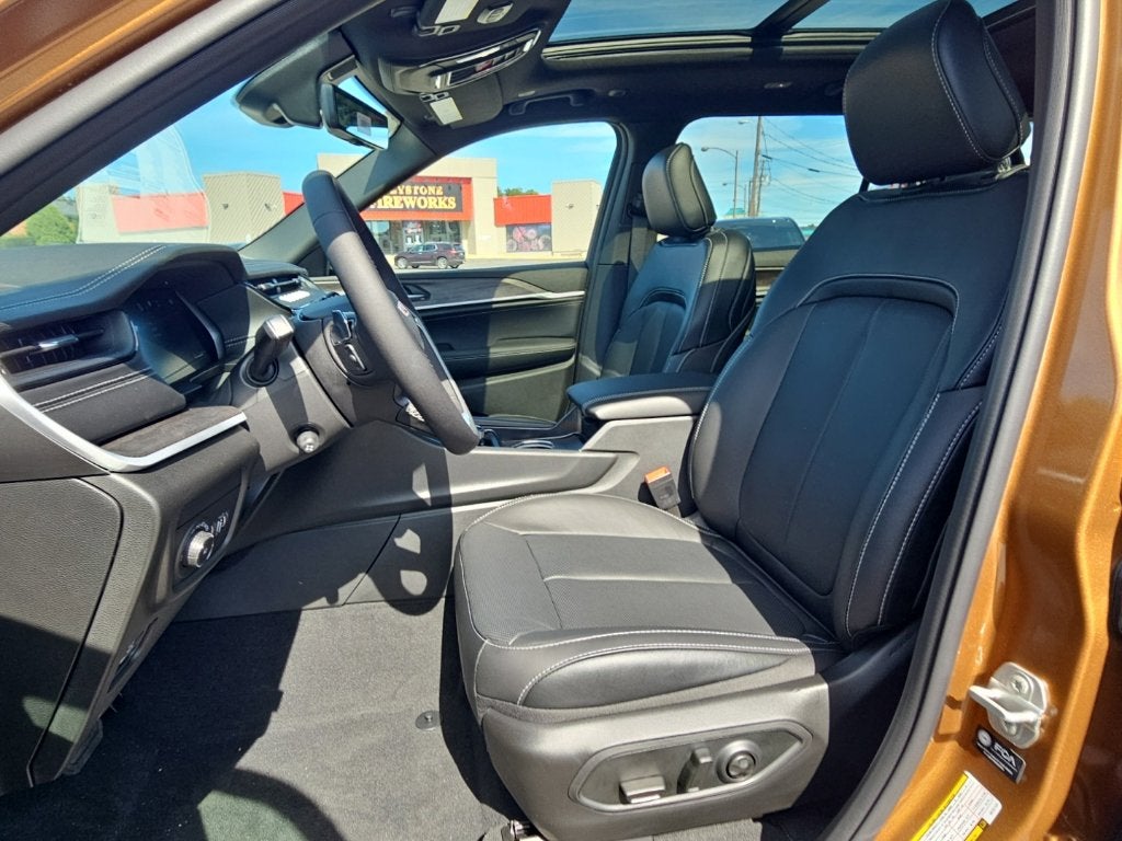 2027 Jeep Grand Cherokee GRAND CHEROKEE L LIMITED RESERVE 4X4