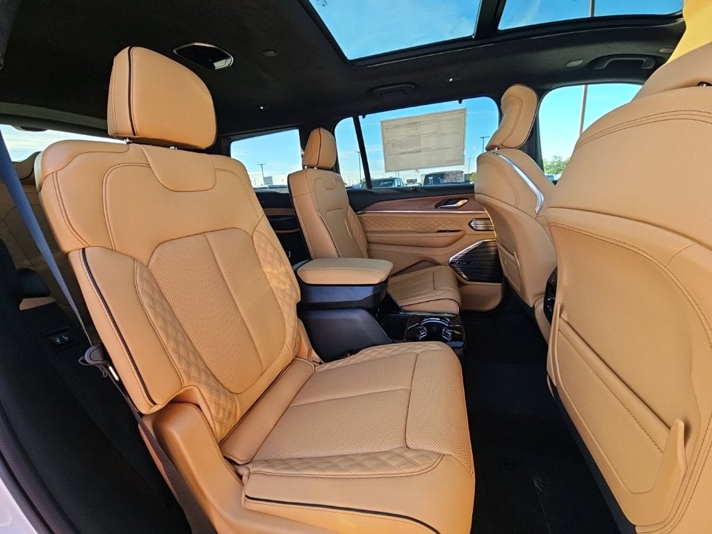 2027 Jeep Grand Cherokee GRAND CHEROKEE L SUMMIT 4X4