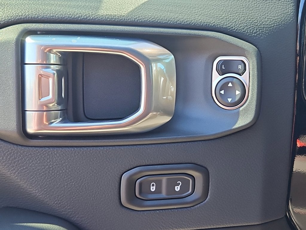 2027 Jeep Wrangler WRANGLER 4-DOOR MOAB