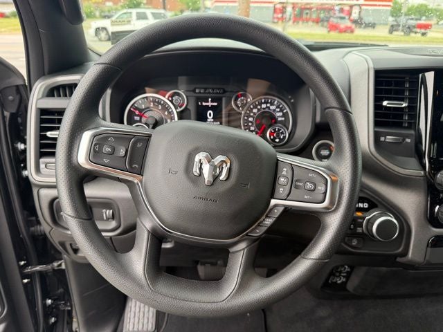 2025 RAM Ram 1500 RAM 1500 TRADESMAN QUAD CAB 4X4 6'4' BOX