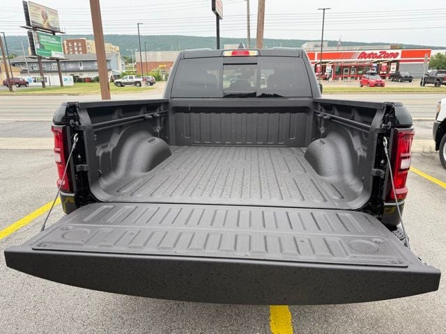 2025 RAM Ram 1500 RAM 1500 TRADESMAN QUAD CAB 4X4 6'4' BOX