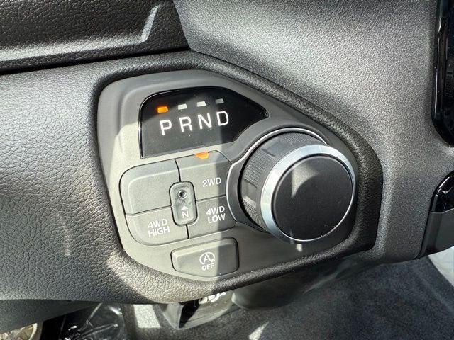 2025 RAM Ram 1500 RAM 1500 TRADESMAN CREW CAB 4X4 5'7' BOX