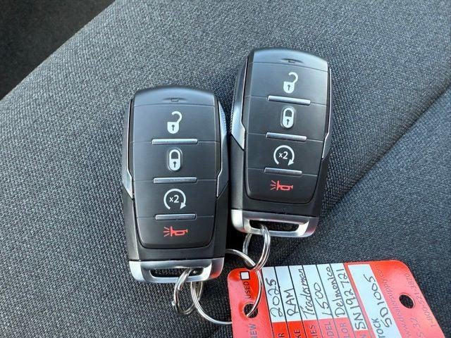 2025 RAM Ram 1500 RAM 1500 TRADESMAN CREW CAB 4X4 5'7' BOX