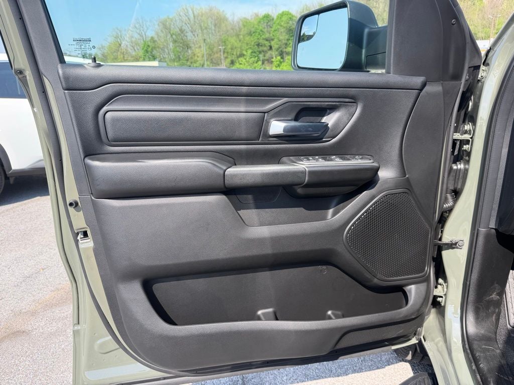 2026 RAM Ram 1500 RAM 1500 EXPRESS CREW CAB 4X4 5'7' BOX