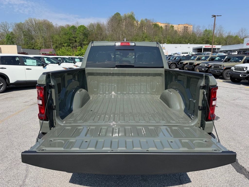 2026 RAM Ram 1500 RAM 1500 EXPRESS CREW CAB 4X4 5'7' BOX